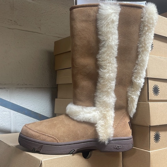 New women’s winter UGG Sunburst Tall winter boots - Picture 6 of 6